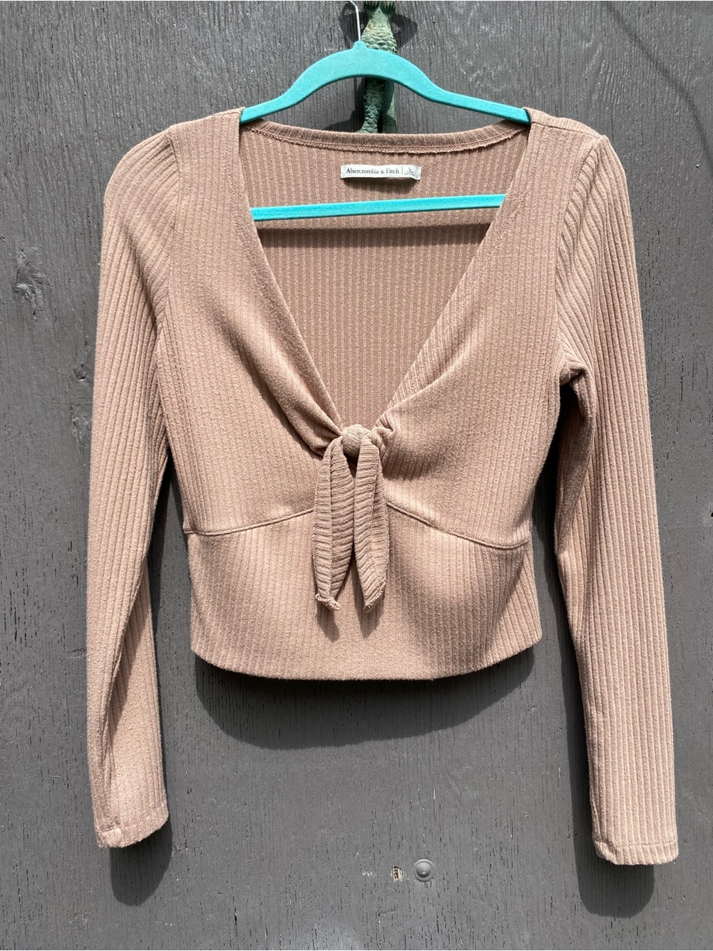 Abercrombie & Fitch top size L